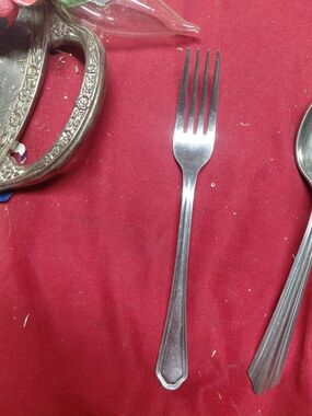 Rogers Co Korea 7 1/2" Four Tine Stainless Dinner Fork.